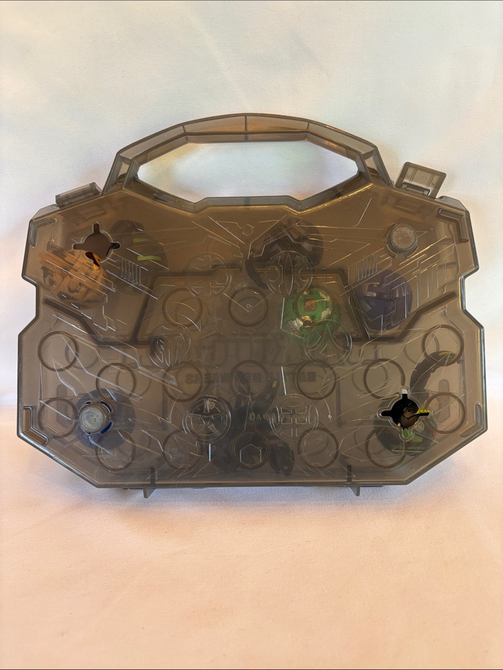 LOT OF 8 OFFICIAL BAKUGAN BATTLE BRAWLERS WITH TRANSLUCENT GREY CARRY CASE - Picture 4 of 12